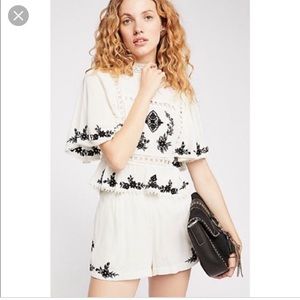NWOT- Free people embroidered shorts